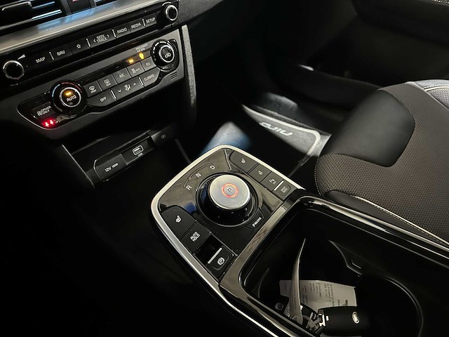 Kia e-niro dynamicline 64 kwh 204pk 2020 (origineel-nl + 1e eigenaar), j-072-tk - afbeelding 18 van  39