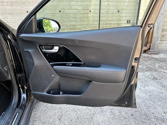 Kia e-niro executiveline 64 kwh 204pk 2019 (origineel-nl + 2e eigenaar), g-935-sh - afbeelding 8 van  11