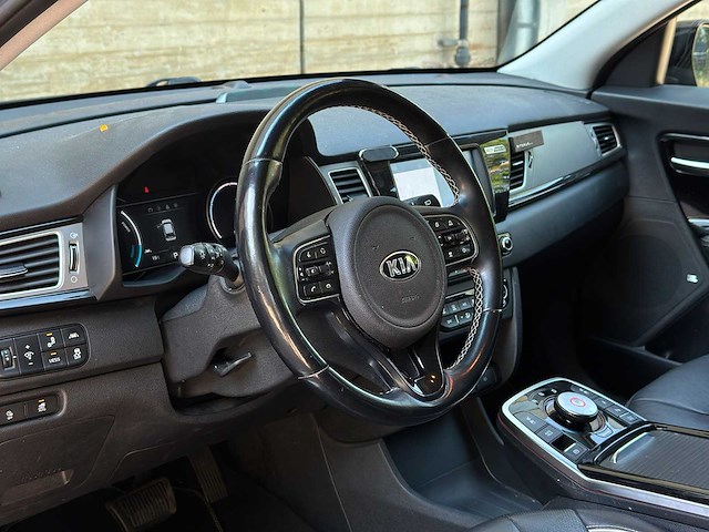 Kia e-niro executiveline 64 kwh 204pk 2019 (origineel-nl + 2e eigenaar), g-935-sh - afbeelding 17 van  49