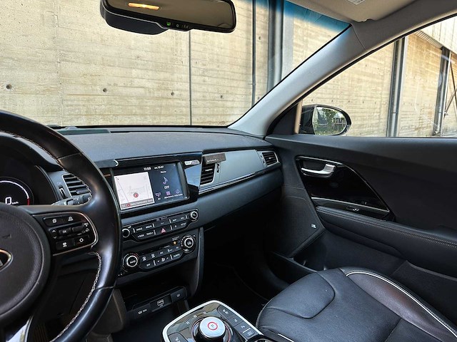 Kia e-niro executiveline 64 kwh 204pk 2019 (origineel-nl + 2e eigenaar), g-935-sh - afbeelding 19 van  49