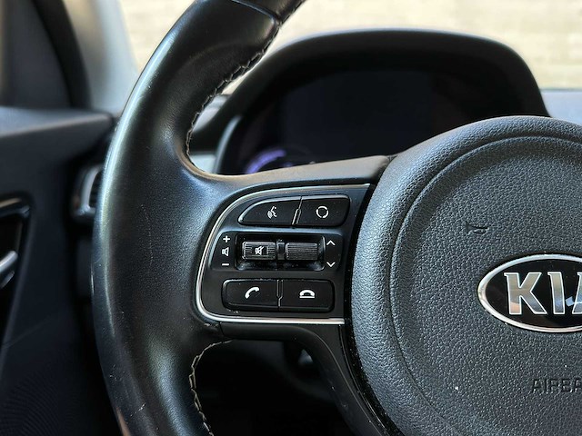 Kia e-niro executiveline 64 kwh 204pk 2019 (origineel-nl + 2e eigenaar), g-935-sh - afbeelding 22 van  49