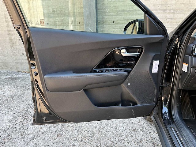 Kia e-niro executiveline 64 kwh 204pk 2019 (origineel-nl + 2e eigenaar), g-935-sh - afbeelding 31 van  49