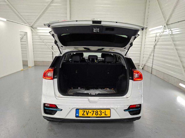 Kia e-niro executiveline 64 kwh automaat, zv-783-l - afbeelding 8 van  12