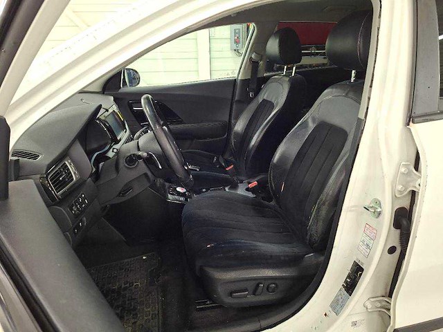 Kia e-niro executiveline 64 kwh automaat, zv-783-l - afbeelding 10 van  12