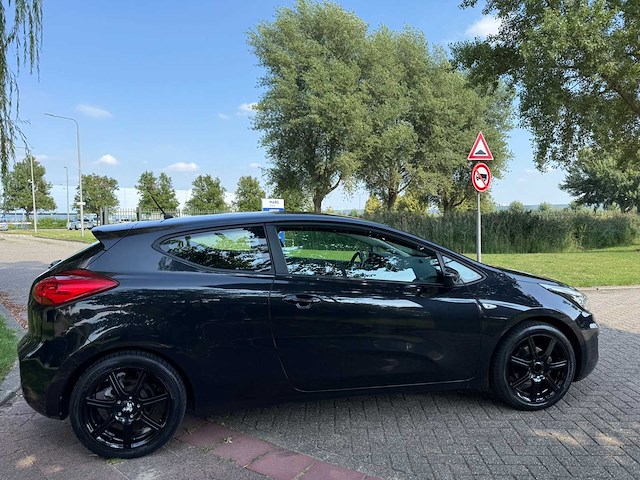Kia pro_cee'd 1.4 cvvt nav.pl.pack 8 * g-527-ks - afbeelding 16 van  19