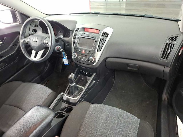 Kia pro_cee'd 1.4 cvvt x-ecutive; 43-njz-8 - afbeelding 11 van  13