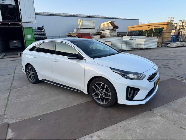 Kia proceed personenauto - afbeelding 1 van  3
