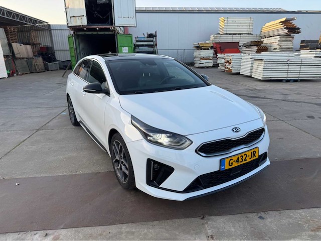 Kia proceed personenauto - afbeelding 9 van  13