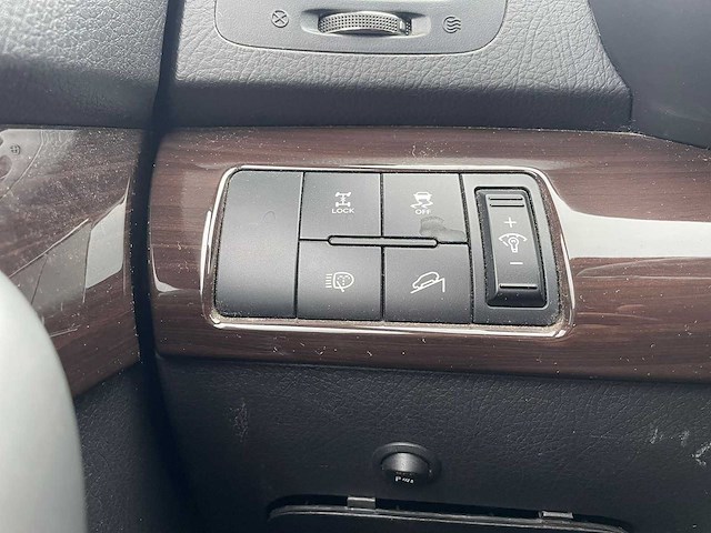 Kia sorento 2.4 x-clusive 4wd 7persoons 2010 | 11-njt-7 - afbeelding 13 van  17