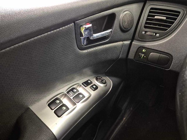 Kia sportage 2.0 cvvt comfort | 33-xt-zv - afbeelding 8 van  17