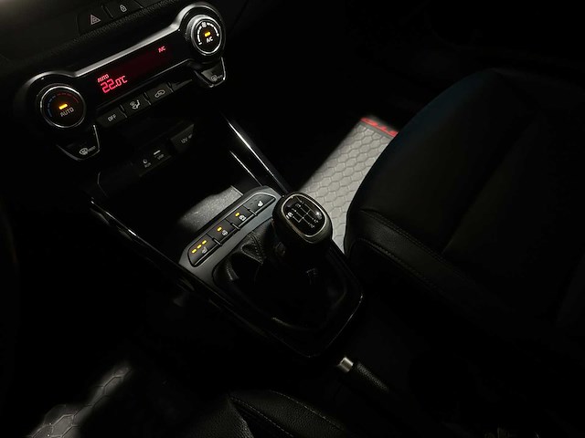 Kia stonic 1.0 t-gdi dynamicline 120pk 2018 - afbeelding 18 van  42