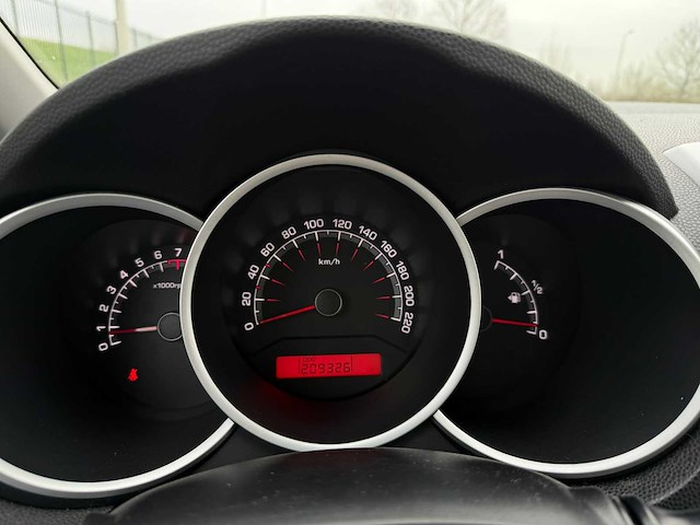 Kia venga 1.4 cvvt, 01-pvx-7 - afbeelding 8 van  21