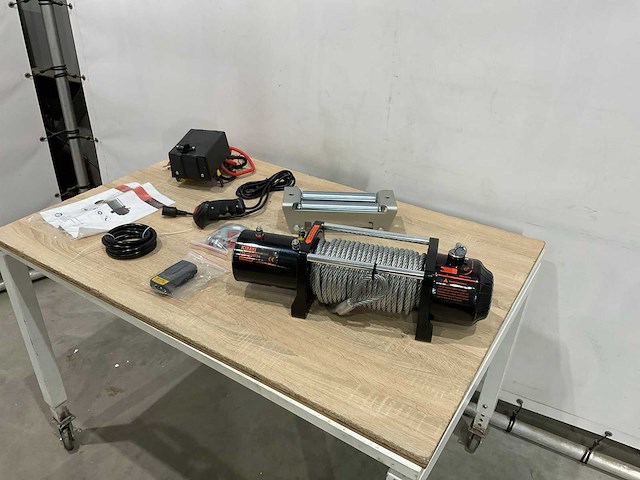 Kibani - 12v 5897 kg - lier - afbeelding 1 van  10