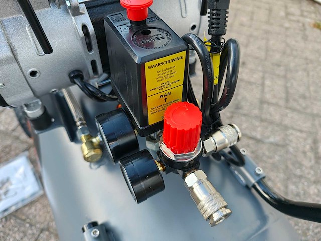Kibani - olievrije compressor - afbeelding 14 van  15