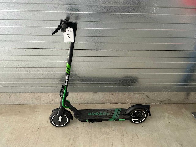 Kick&go bombru elektrische step - afbeelding 1 van  9