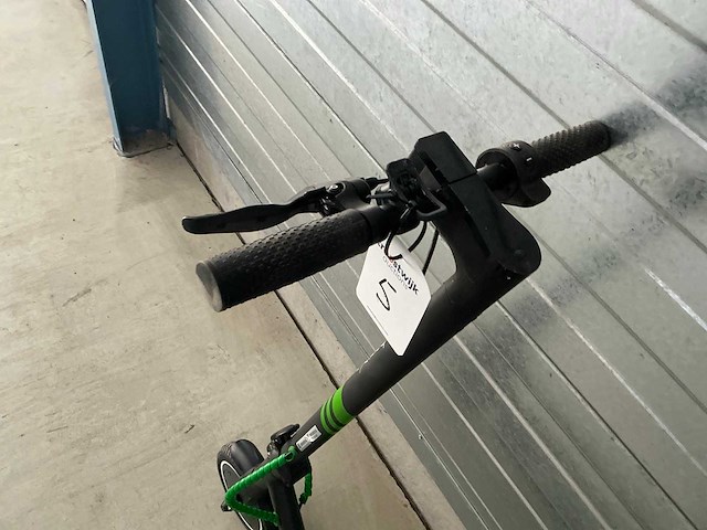 Kick&go bombru elektrische step - afbeelding 3 van  9