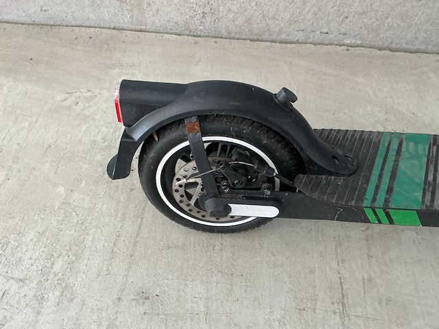 Kick&go bombru elektrische step - afbeelding 8 van  9