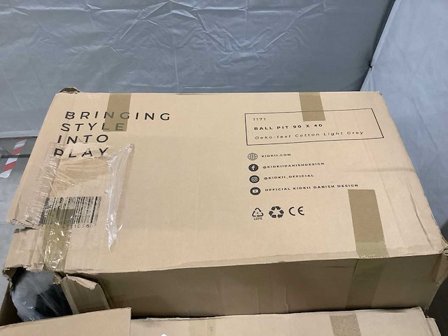 Kidkii lichtgrijs 90x40 - ballenbad met ballen (4x) - afbeelding 3 van  6