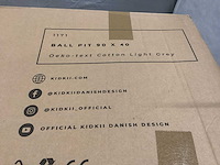 Kidkii lichtgrijs 90x40 - ballenbad met ballen (4x) - afbeelding 4 van  6