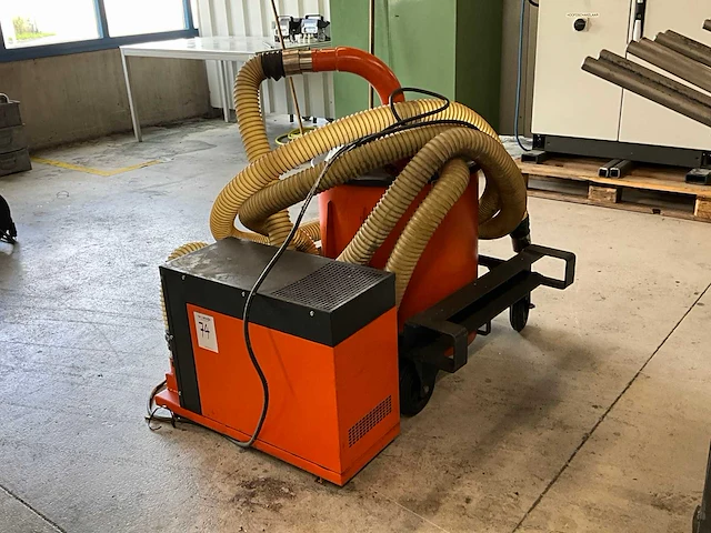 Kiekens cu 502 spanen en oliestofzuiger - afbeelding 5 van  5