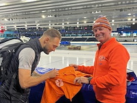 Kika t-shirt, gesigneerd door joy beune en kjeld nuis, maat s - afbeelding 4 van  6