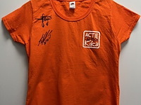 Kika t-shirt, gesigneerd door joy beune en kjeld nuis