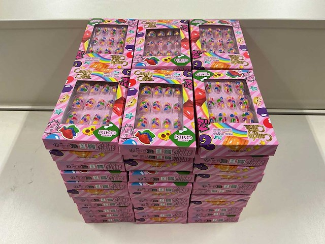 Kiko milano candy crush press-on nagels (66x) - afbeelding 2 van  4