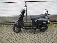 Killerbee - bromscooter - vxl injectie - scooter - afbeelding 1 van  11