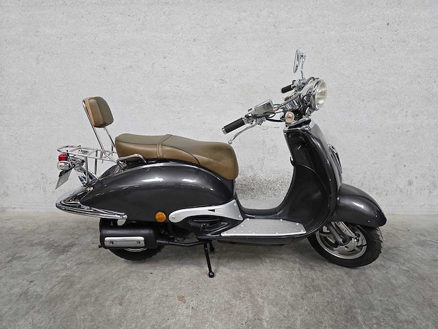 Killerbee - snorscooter - custom retro - 4t 25km uitvoering fv244p - afbeelding 2 van  7