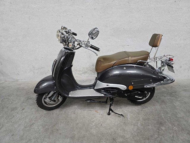 Killerbee - snorscooter - custom retro - 4t 25km uitvoering fv244p - afbeelding 1 van  3