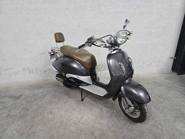 Killerbee - snorscooter - custom retro - 4t 25km uitvoering fv244p - afbeelding 2 van  3