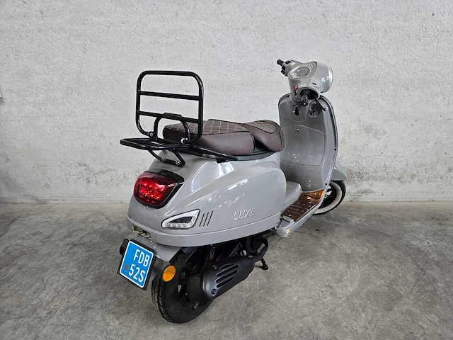 Killerbee - snorscooter - luxe - 4t 25km uitvoering fdb52s - afbeelding 5 van  7
