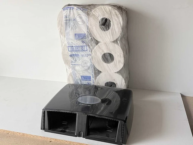 Kimberly-clark - dispencer + 2400m wc-papier - afbeelding 2 van  5