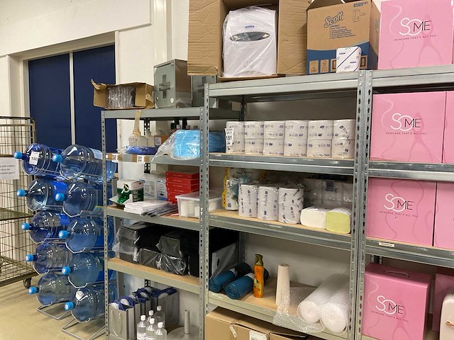 Kimberly clark, scott diverse medische en hygiëne artikelen - afbeelding 1 van  11