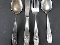 Kinder couvert diverse merken - afbeelding 1 van  5