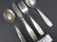 Kinder couvert diverse merken - afbeelding 2 van  5