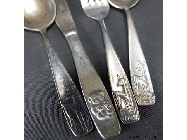 Kinder couvert diverse merken - afbeelding 3 van  5