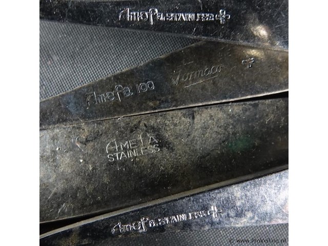 Kinder couvert diverse merken - afbeelding 5 van  5