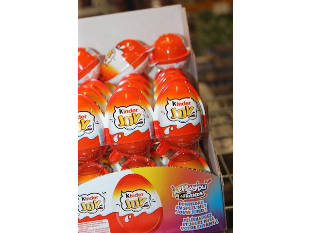 Kinder joy in 2 verpakkingen. tht 10-25. - afbeelding 2 van  2