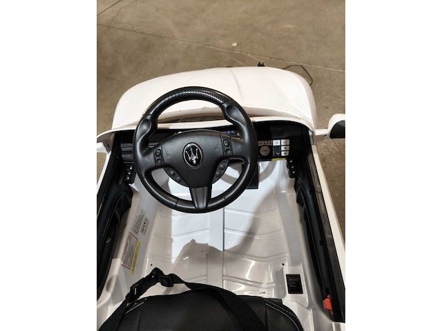 Kinder maserati op accu ca. 120 cm lang, wit - afbeelding 5 van  8