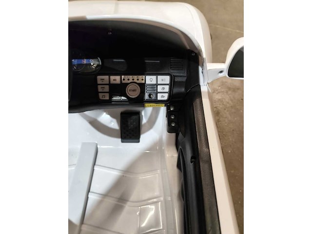 Kinder maserati op accu ca. 120 cm lang, wit - afbeelding 6 van  8