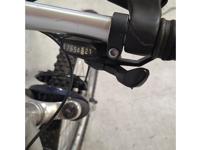 Kinder mountainbike, giant, terrago - afbeelding 15 van  15