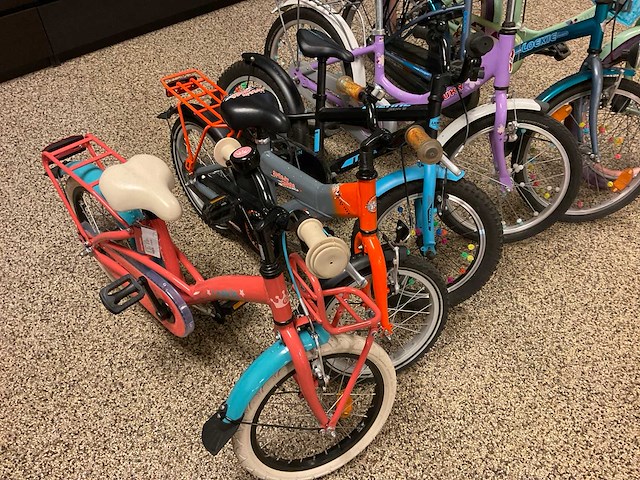 Kinderfietsen (6x) - afbeelding 2 van  3