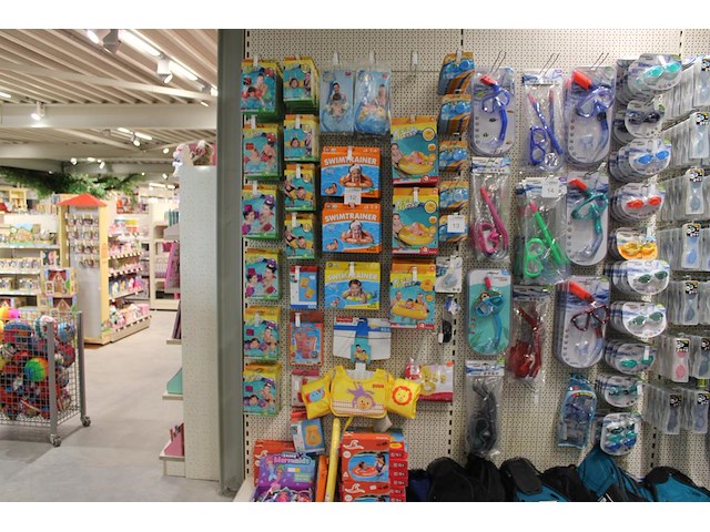 Kinders veiligheid zwemdrijfmiddelen vnl. bestway en jilong w.o. boeien, zwembandjes- en vestjes, zitkussen... - afbeelding 1 van  3