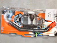 Kindersnorkelset bestway bestaande uit snorkel, zwemvliezen en bril. - afbeelding 2 van  2