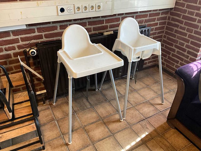 Kinderstoelen (2x) - afbeelding 1 van  4