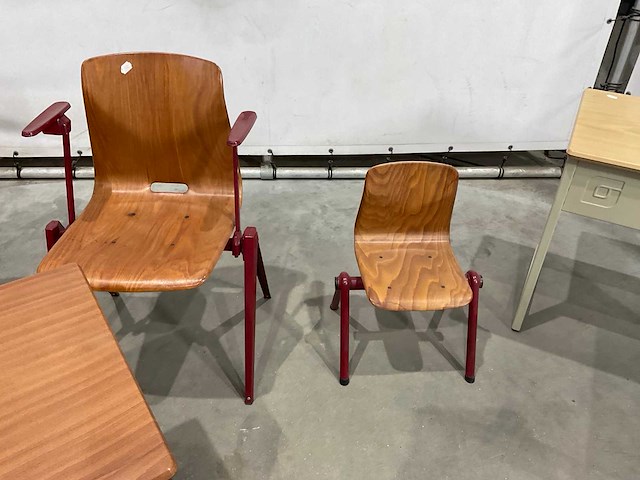 Kinderstoeltjes en tafeltjes - afbeelding 6 van  7