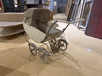 Kinderwagen decoratie créme