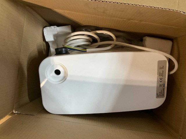 Kinematic douchebak 90 x 90 met opvoerpomp - afbeelding 3 van  3