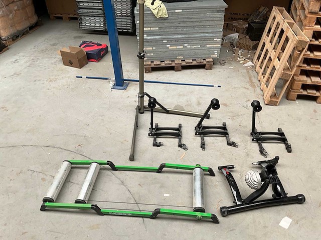 Kinetic / fluid primo fietstraininers + fietsstatieven - afbeelding 1 van  5